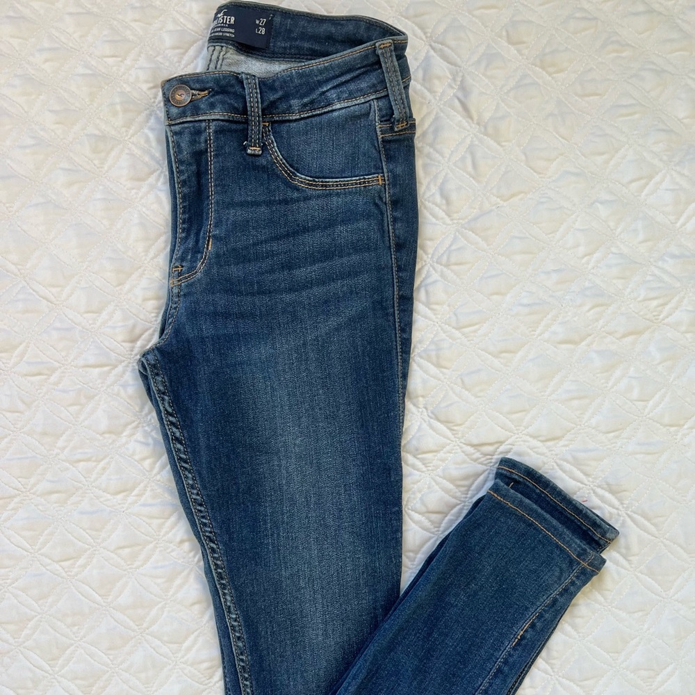 Hollister 5R jeans for women